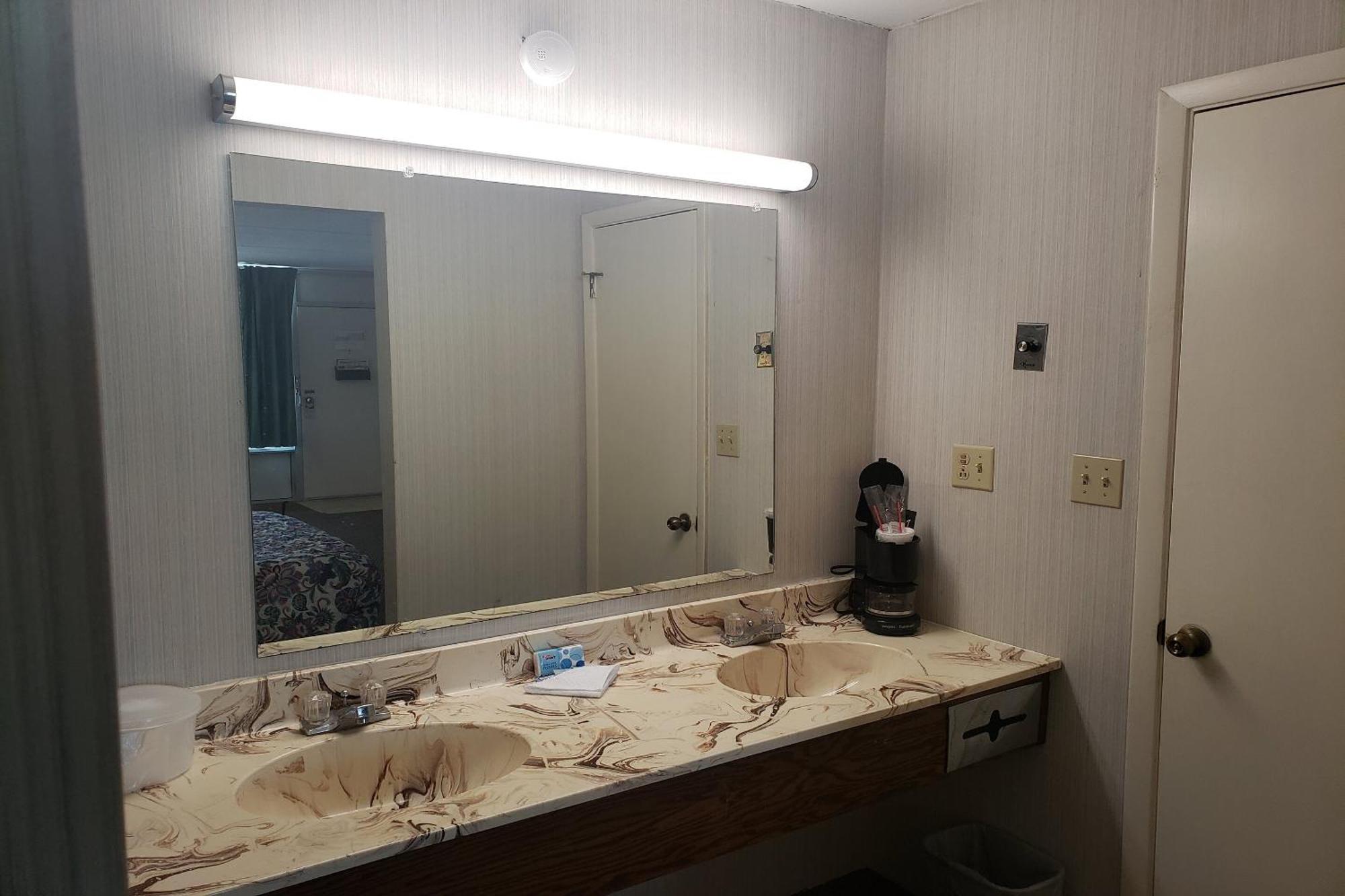Oyo Hotel Whitely City Hwy 27 Ky Whitley City Buitenkant foto